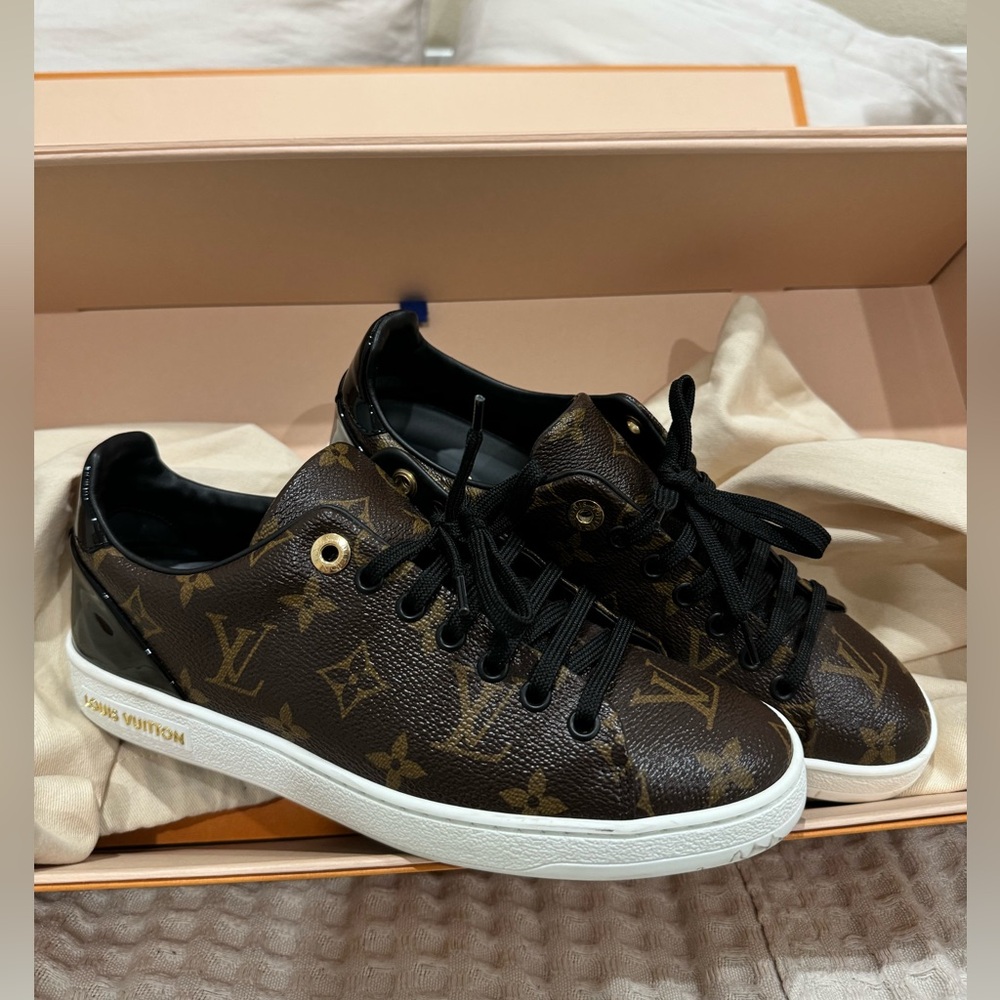 Louis Vuitton monogram sneakers ❌ SOLD ❌
